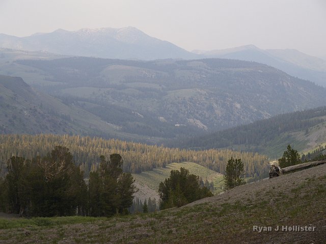 _7124223.JPG - Once at Leavitt Lake, we hiked over to Ski Lake under these neat lighting conditions.