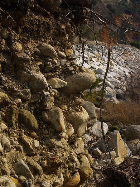 _1200215.JPG - Gee, how did these big rocks get here?
