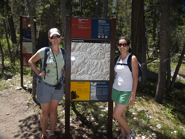 _7053961.JPG - Laura & Courtney.  Both great gals.