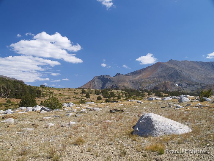 _9064839.JPG - The meadow and glacial erratics near the outlet of Spillway Lake.
