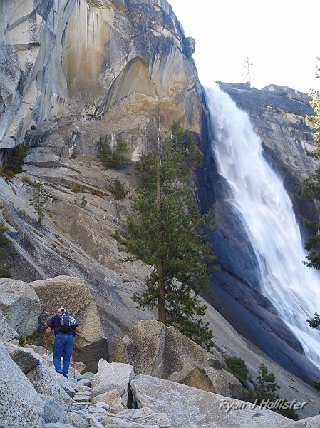 20091030_WildLink_PickUp_0493.JPG - Nevada Falls were going pretty good!