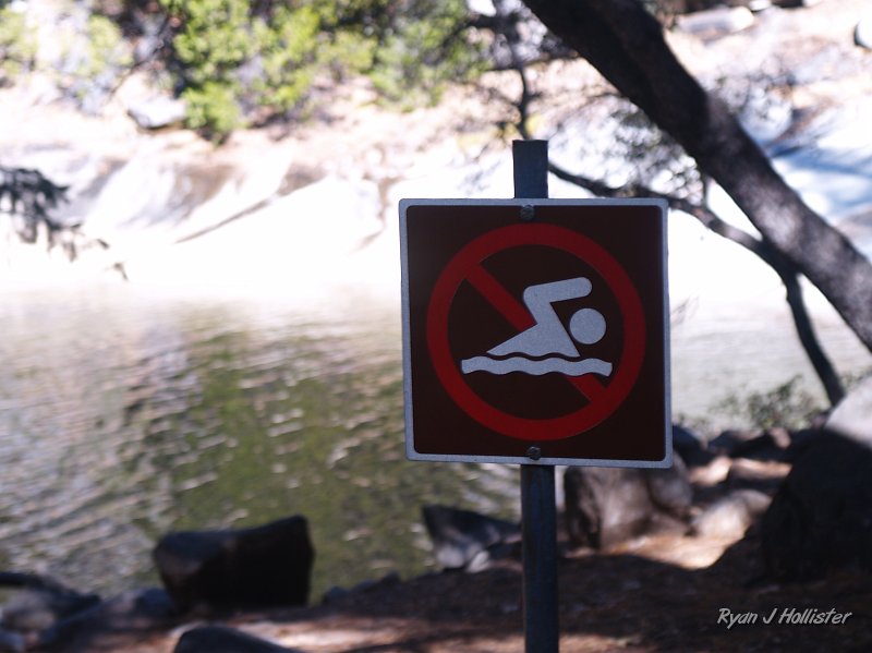 20091030_WildLink_PickUp_0516.JPG - Hey look!  One last reminder to never ever go swimming in Emerald Pool.
