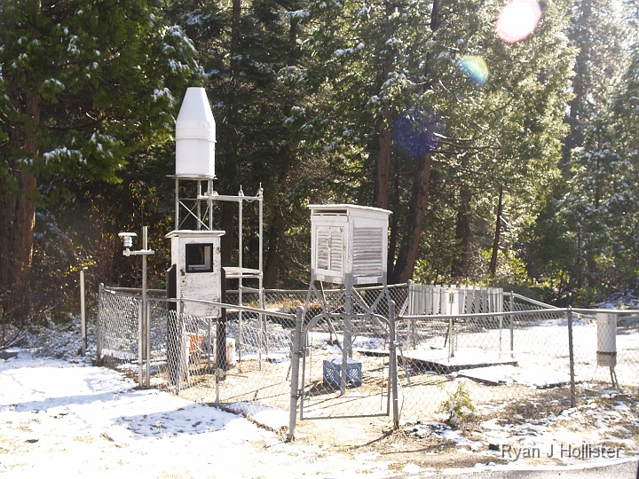 _B095589.JPG - Weather Station at the Summit Ranger Station.