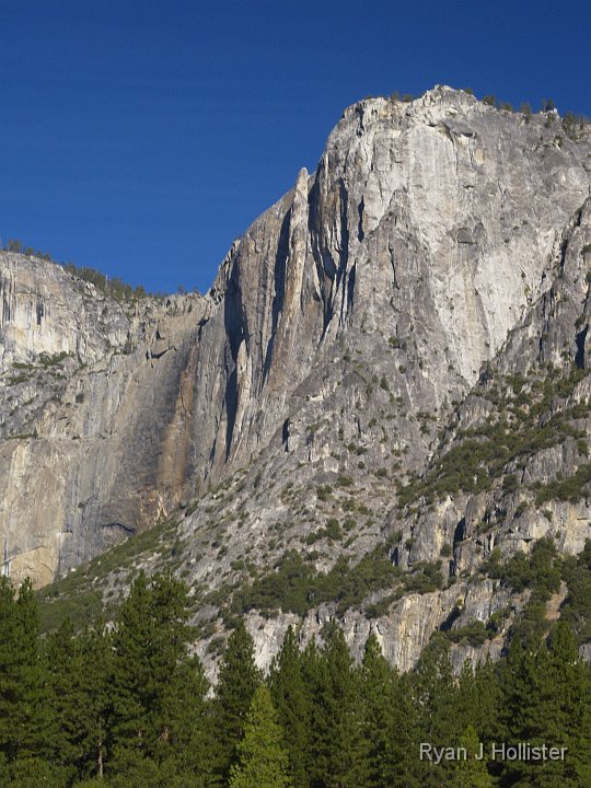 _9225050.JPG - A very dry Yosemite Falls.