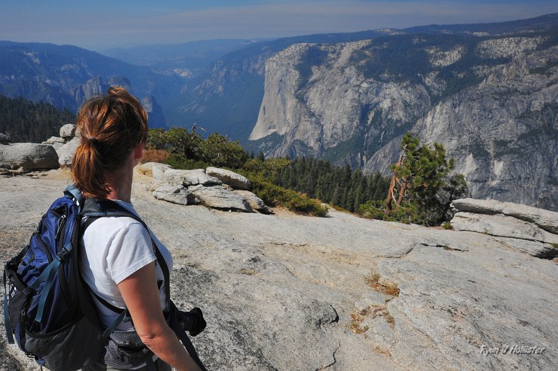 RJH_5534.JPG - Friday!  Campbell, Mrs H and I went back to Sentinel Dome. Much more hazy with smoke.